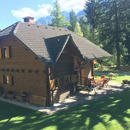 Holiday House By The Forest بيت للعطل *