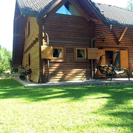 Holiday House By The Forest بيت للعطل