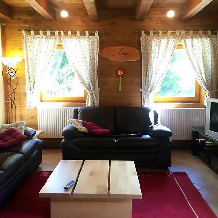 Holiday House By The Forest בית נופש *